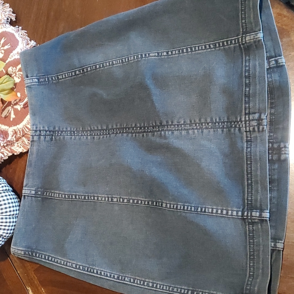 🎀Free People Grey Denim Mini Skirt🎀